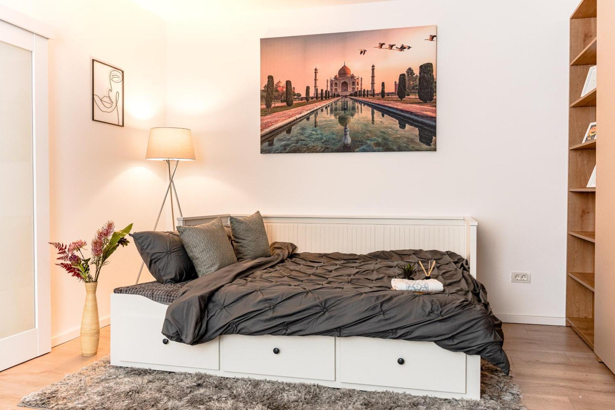 Central Athena Studio - Inima Pietei Unirii - By Openhouse Apartments Timişoara Buitenkant foto