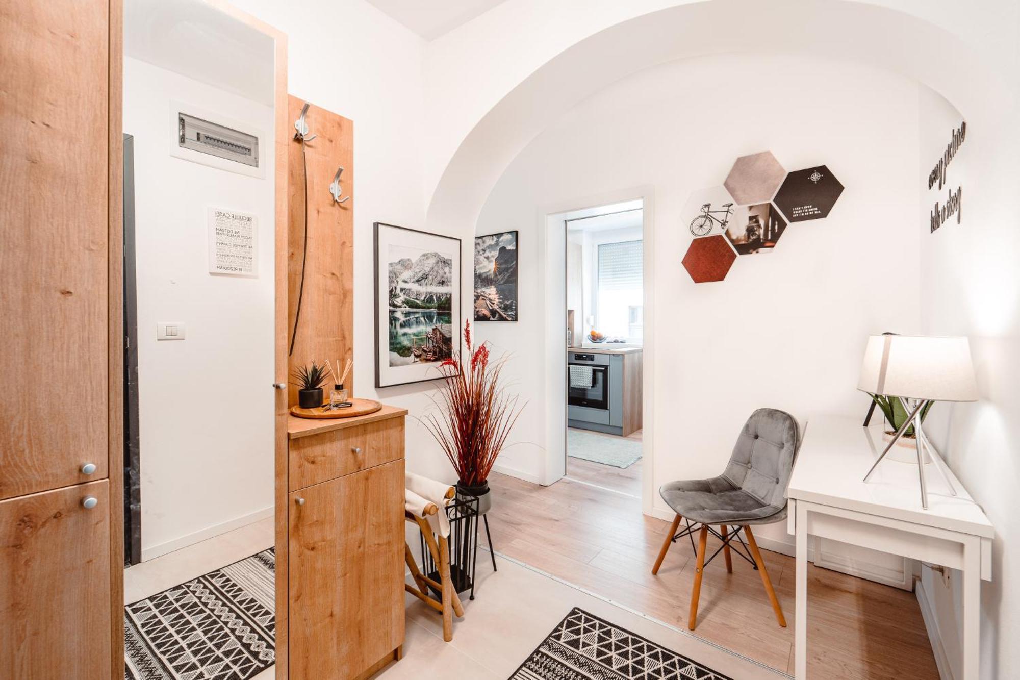 Central Athena Studio - Inima Pietei Unirii - By Openhouse Apartments Timişoara Buitenkant foto