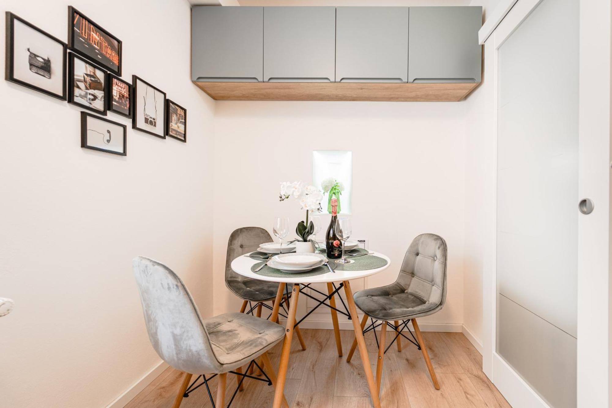 Central Athena Studio - Inima Pietei Unirii - By Openhouse Apartments Timişoara Buitenkant foto