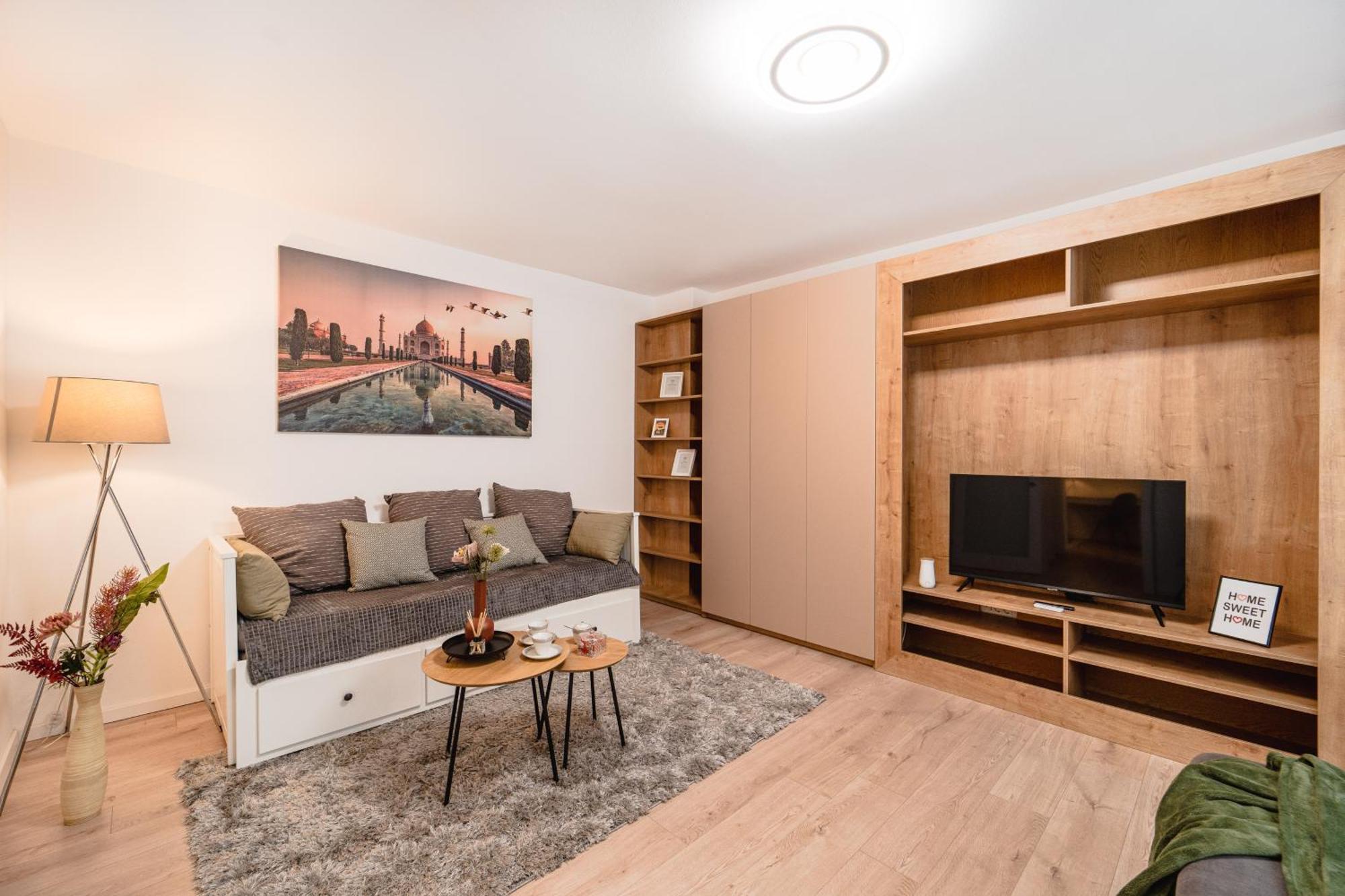 Central Athena Studio - Inima Pietei Unirii - By Openhouse Apartments Timişoara Buitenkant foto